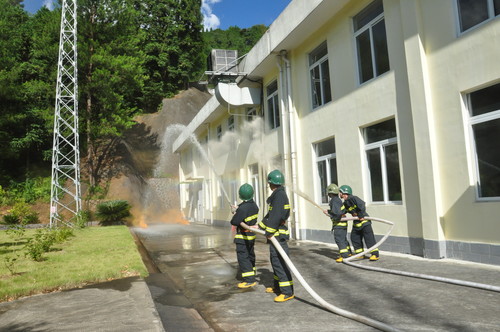 永春分公司举行火灾应急演��?（陈宏金）[2].jpg
