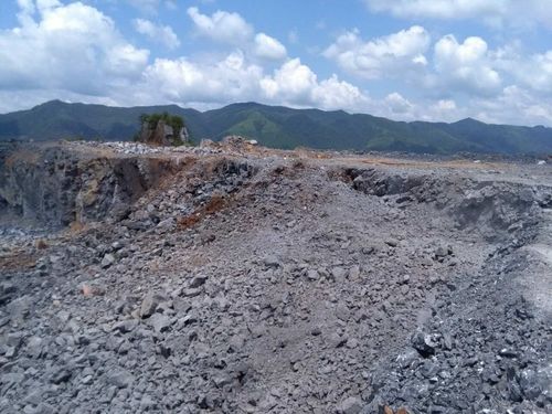 涂荣辉：富兴建设公司优化水泥用灰岩矿山爆破参数取得显著成��?[3].jpg
