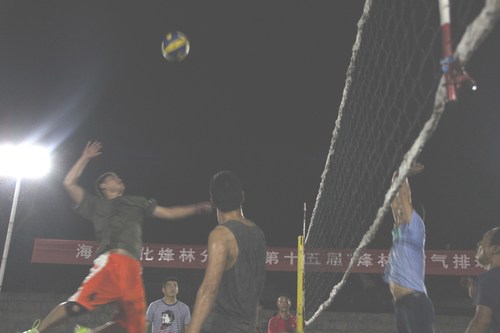 黄建新：气排球比赛[2].jpg