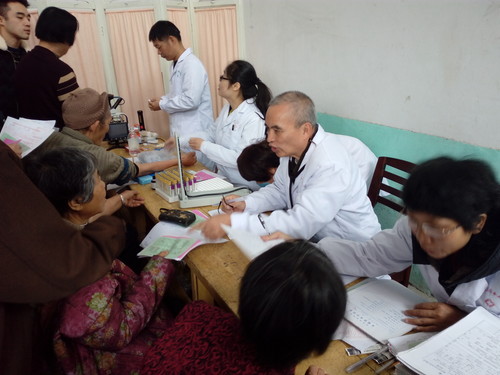 郑若男：马鞍医疗站体检 (2)[2].jpg