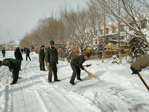 扫雪2[2].jpg