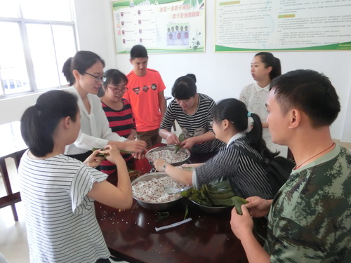 陈志雄:永安分公司团委开展“庆端午、齐包粽”主题活动2.jpg 陈志雄:永安分公司团委开展“庆端午、齐包粽”主题活动2.jpg