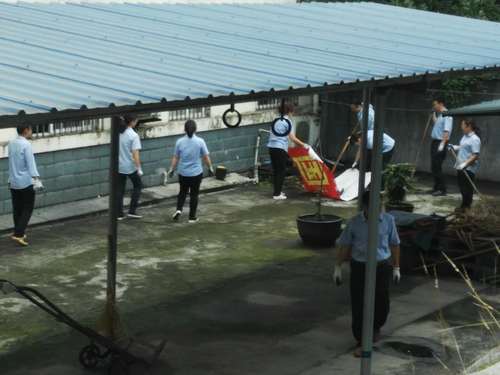 彭华、陈婷婷:清淤泥照片.jpg 彭华、陈婷婷:清淤泥照片.jpg