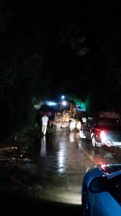 永安分公司生产部 6.21 简讯 连夜抢险.jpg