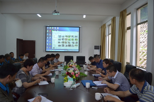 公司祁忠清副总经理一行到龙岩分公司检查指导3 邓义桢 摄.jpg 公司祁忠清副总经理一行到龙岩分公司检查指导3 邓义桢 摄.jpg