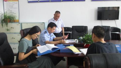 林景云:新罗区交通安全联合组到龙岩分公司检查道路安全工作.jpg 林景云:新罗区交通安全联合组到龙岩分公司检查道路安全工作.jpg