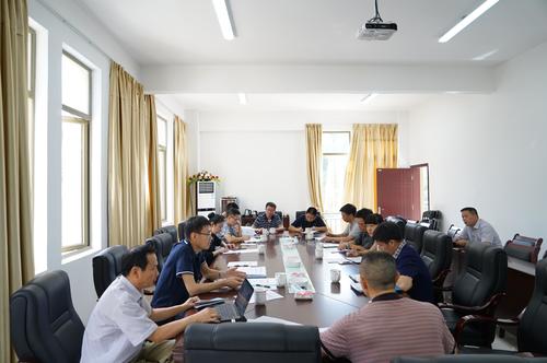 工信部安全生产司安全督查组到海峡科化龙岩分公司开展安全专项督察。图为会议现场 邓义桢 摄.jpg 工信部安全生产司安全督查组到海峡科化龙岩分公司开展安全专项督察。图为会议现场 邓义桢 摄.jpg