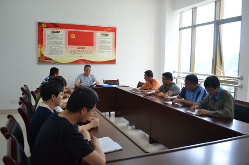 邓义桢:海峡科化龙岩分公司开展“喜迎十九大,我为海科增添光彩”主题讨论活动。 张力燕 摄.jpg 邓义桢:海峡科化龙岩分公司开展“喜迎十九大,我为海科增添光彩”主题讨论活动。 张力燕 摄.jpg