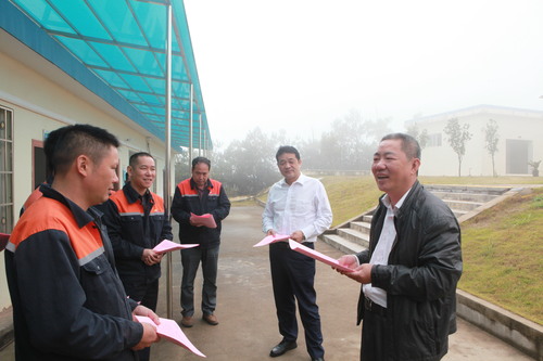 邹英莲:上杭县总工会宣讲党的十九大精神.jpg 邹英莲:上杭县总工会宣讲党的十九大精神.jpg