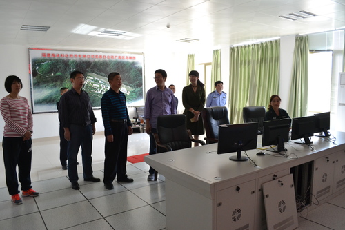 邓义桢：图为陈财安副总队长一行视察龙岩分公司视频监控中心.jpg