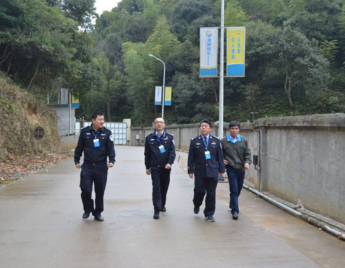 邓义桢：龙岩市公安局新罗分局治安大队到龙岩分公司检查指导工作3.jpg