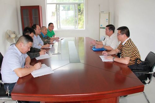 座谈会.jpg 座谈会.jpg