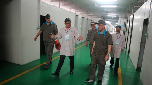 公司党委书记吴彩洪到永春分公司电子雷管生产线检查销爆工作.jpg 公司党委书记吴彩洪到永春分公司电子雷管生产线检查销爆工作.jpg