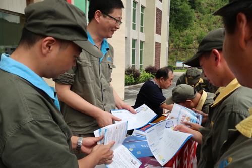 连珂莹:安全咨询日活动.jpg 连珂莹:安全咨询日活动.jpg