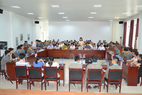 苏艳丽:龙岩分公司“安全生产月”安全生产知识竞赛前党委书记、总经理陈志华进行动员讲话.jpg 苏艳丽:龙岩分公司“安全生产月”安全生产知识竞赛前党委书记、总经理陈志华进行动员讲话.jpg