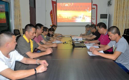 陈宏金：永春分公司党委委员、副总经理黄红辉给后勤支部党员上党课。.jpg
