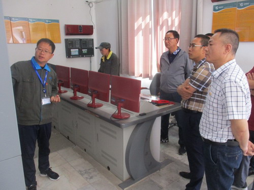 青海省治安总队长到东诺公司调研指导_调整大小.jpg 青海省治安总队长到东诺公司调研指导_调整大小.jpg