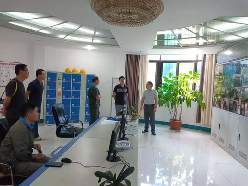 工信潘局走访_调整大小.jpg 工信潘局走访_调整大小.jpg