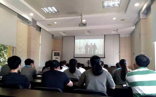 林双英 观看廉洁视频_调整大小.jpg 林双英 观看廉洁视频_调整大小.jpg