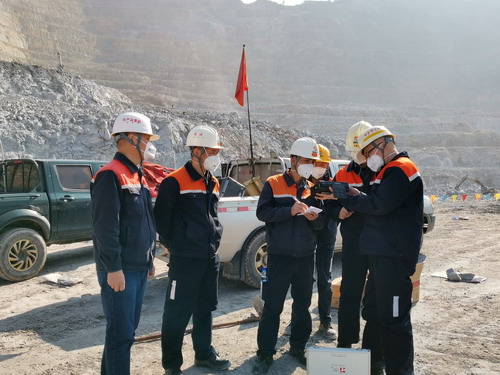 （采用）张福隆-众志成城战疫情 齐心协力保经营2_调整大小.jpg