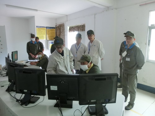 永安分公司徐建:检查组在监控室_调整大小.jpg 永安分公司徐建:检查组在监控室_调整大小.jpg