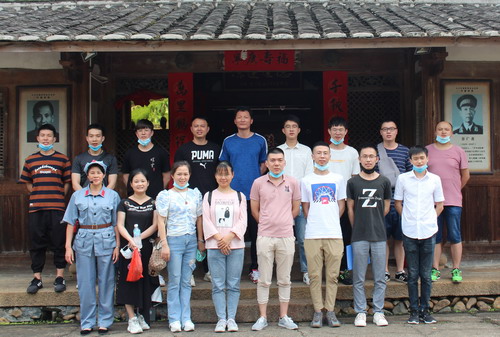 分公司团员合影留念_调整大小.jpg 分公司团员合影留念_调整大小.jpg