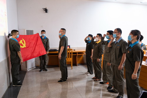 池上标:烽林分公司召开庆七一党员大会3_调整大小.jpg 池上标:烽林分公司召开庆七一党员大会3_调整大小.jpg