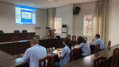 永安双华公司陈叶春:财务人员扎实落实新收入准则的培训工作现场_调整大小.jpg 永安双华公司陈叶春:财务人员扎实落实新收入准则的培训工作现场_调整大小.jpg