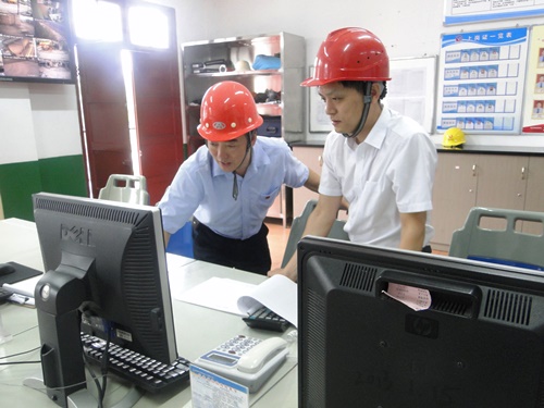 永安双华公司邓焱珍：机控纪检监察阙志远一行在双华中控室调研指导.JPG