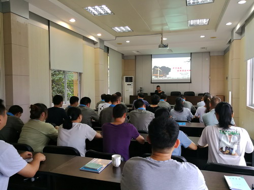 林双�?永春分公司纪委书记上廉洁党课_调整大小.jpg 林双�?永春分公司纪委书记上廉洁党课_调整大小.jpg