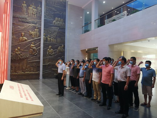 海科永春 刘敏 永春分公司开展“铭记历史,砥砺前行”纪念抗战胜�?5周年主题党日教育活动 重温入党誓词_调整大小.jpg 海科永春 刘敏 永春分公司开展“铭记历史,砥砺前行”纪念抗战胜�?5周年主题党日教育活动 重温入党誓词_调整大小.jpg