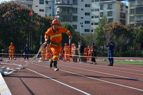 烽林张思承:消防比武现场_调整大小.jpg 烽林张思承:消防比武现场_调整大小.jpg