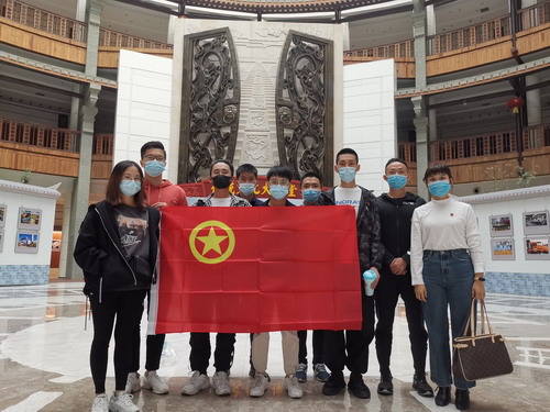 张逸清:龙岩分公司团支部开展“看家乡变化 展家乡风�? 增爱乡情怀”主题团日活�?_调整大小.jpg 张逸清:龙岩分公司团支部开展“看家乡变化 展家乡风�? 增爱乡情怀”主题团日活�?_调整大小.jpg