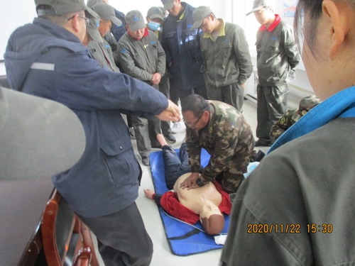 海西东诺公司心肺复苏技能培训现场_调整大小.jpg 海西东诺公司心肺复苏技能培训现场_调整大小.jpg