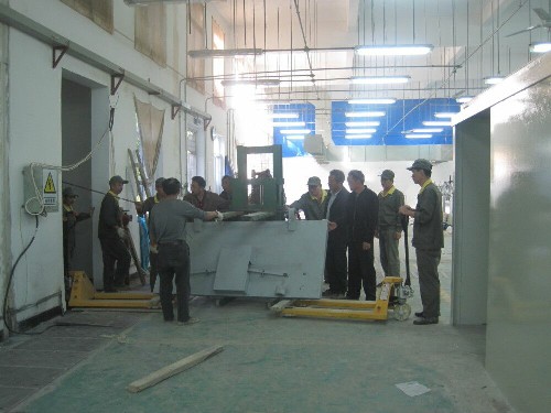 李文�?安装防爆门~1.jpg 李文�?安装防爆门~1.jpg