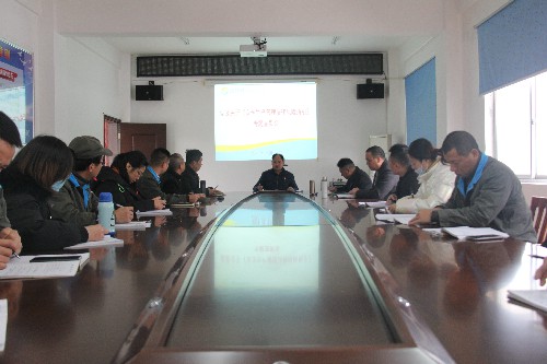 胡廷淦:图为中心组专题学习《《安全生产管理法律风险指引�?(1)~1.jpg 胡廷淦:图为中心组专题学习《《安全生产管理法律风险指引�?(1)~1.jpg