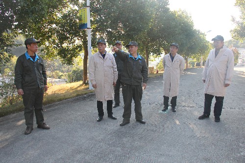 黄晓志:图为罗樟麟一行深入分公司生产一线进行实地考察 (1)~1.jpg 黄晓志:图为罗樟麟一行深入分公司生产一线进行实地考察 (1)~1.jpg