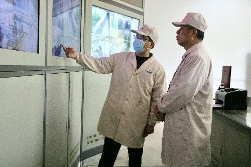 吴瑶：林辉一行深入分公司生产一线查看视频监控系统~1.jpg