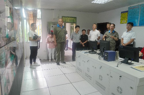 县长走访调研~1.jpg 县长走访调研~1.jpg