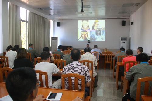 烽林连珂莹:烽林分公司工会邀请心理专家开展心理健康讲座(授课现场)~1.jpg 烽林连珂莹:烽林分公司工会邀请心理专家开展心理健康讲座(授课现场)~1.jpg