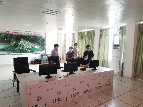 丁海峰：驻新罗区教育局纪检组长卢中金一行到龙岩分公司~1.jpg