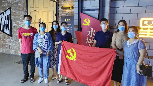 海科省民�? 观看爱国主义教育影片《长津湖》~1.jpg