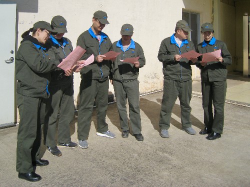 张力燕:送法进车间�?普法在身边——龙岩分公司认真开�?021年“宪法宣传周”活动~1.jpg 张力燕:送法进车间�?普法在身边——龙岩分公司认真开�?021年“宪法宣传周”活动~1.jpg