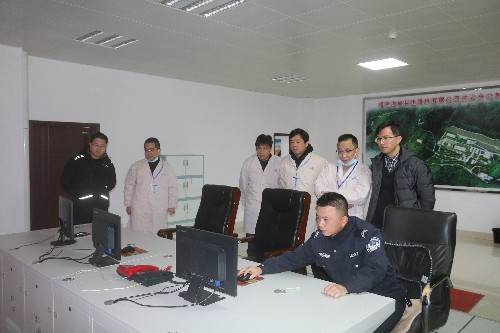 郭芳萍:检查组调阅视频监控~1.jpg 郭芳萍:检查组调阅视频监控~1.jpg