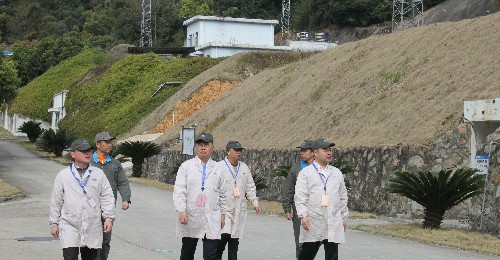 福安分公司胡廷淦:图为陈伯炜一行就行车间现场检查~1.jpg 福安分公司胡廷淦:图为陈伯炜一行就行车间现场检查~1.jpg