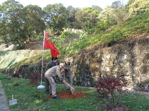 海峡科化闽能销售公司开展植树活动相�?~1.jpg 海峡科化闽能销售公司开展植树活动相�?~1.jpg