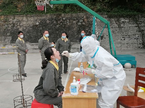 海科永春 郭华 “疫”不容迟!海峡科化永春分公司部署开展第二轮核酸检测工作~1.jpg 海科永春 郭华 “疫”不容迟!海峡科化永春分公司部署开展第二轮核酸检测工作~1.jpg