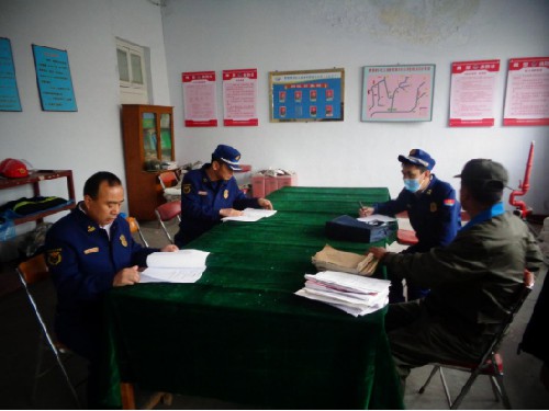 青海青乐公司杨玉伟调研现�?.jpg 青海青乐公司杨玉伟调研现�?.jpg