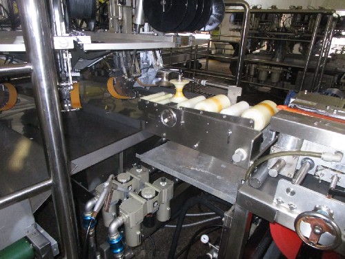 海峡科化永安分公司刘宏烽�?#装药机托盘改造前照片.jpg 海峡科化永安分公司刘宏烽�?#装药机托盘改造前照片.jpg