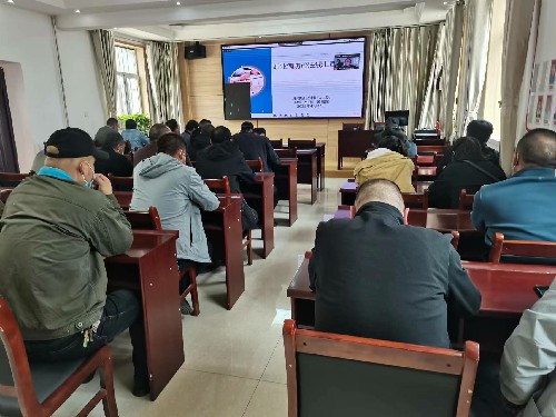 青海青乐公司白青学集中听课现场~1.jpg